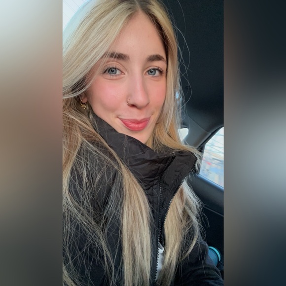 Meet your Posher, Layla - Picture 1 of 1